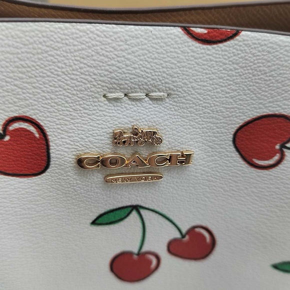 Coach Mollie Bucket With Heart Cherry Print - Picture 8 of 11